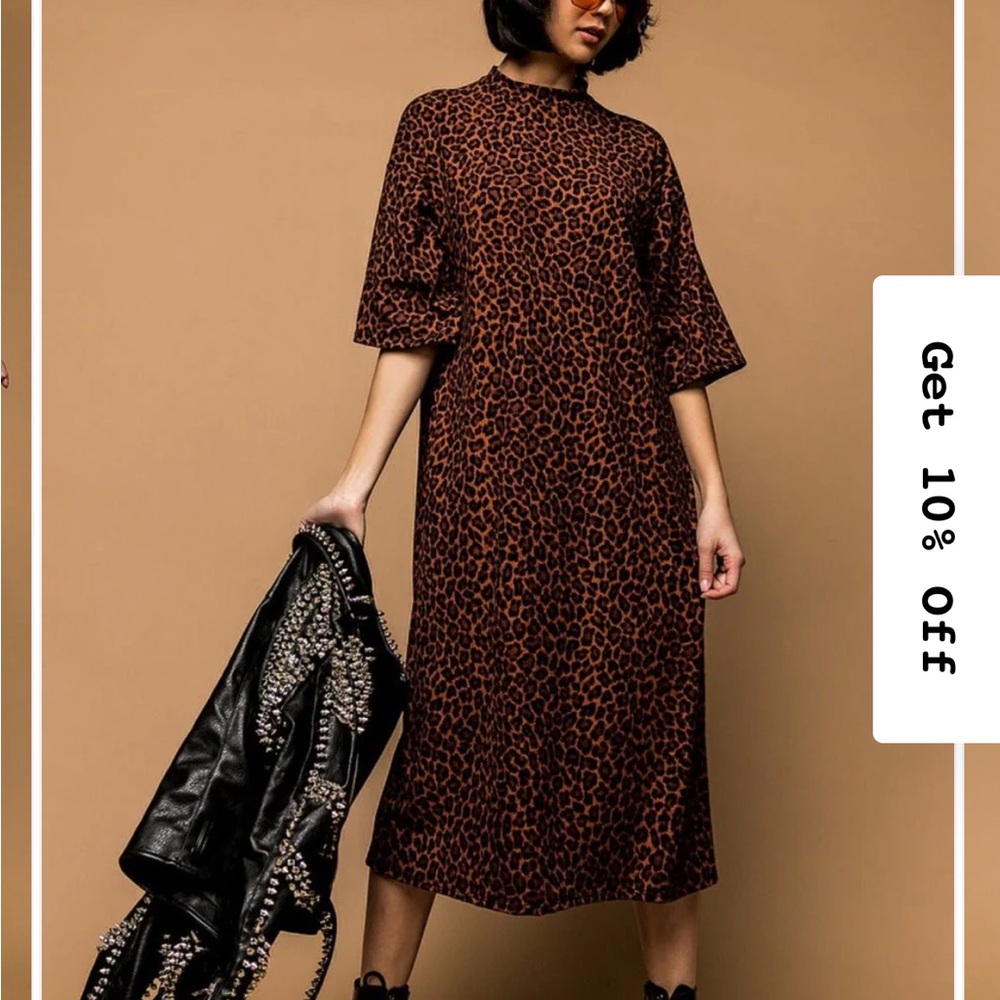 Dressed in LALA ozzy leopard Midi Dress
